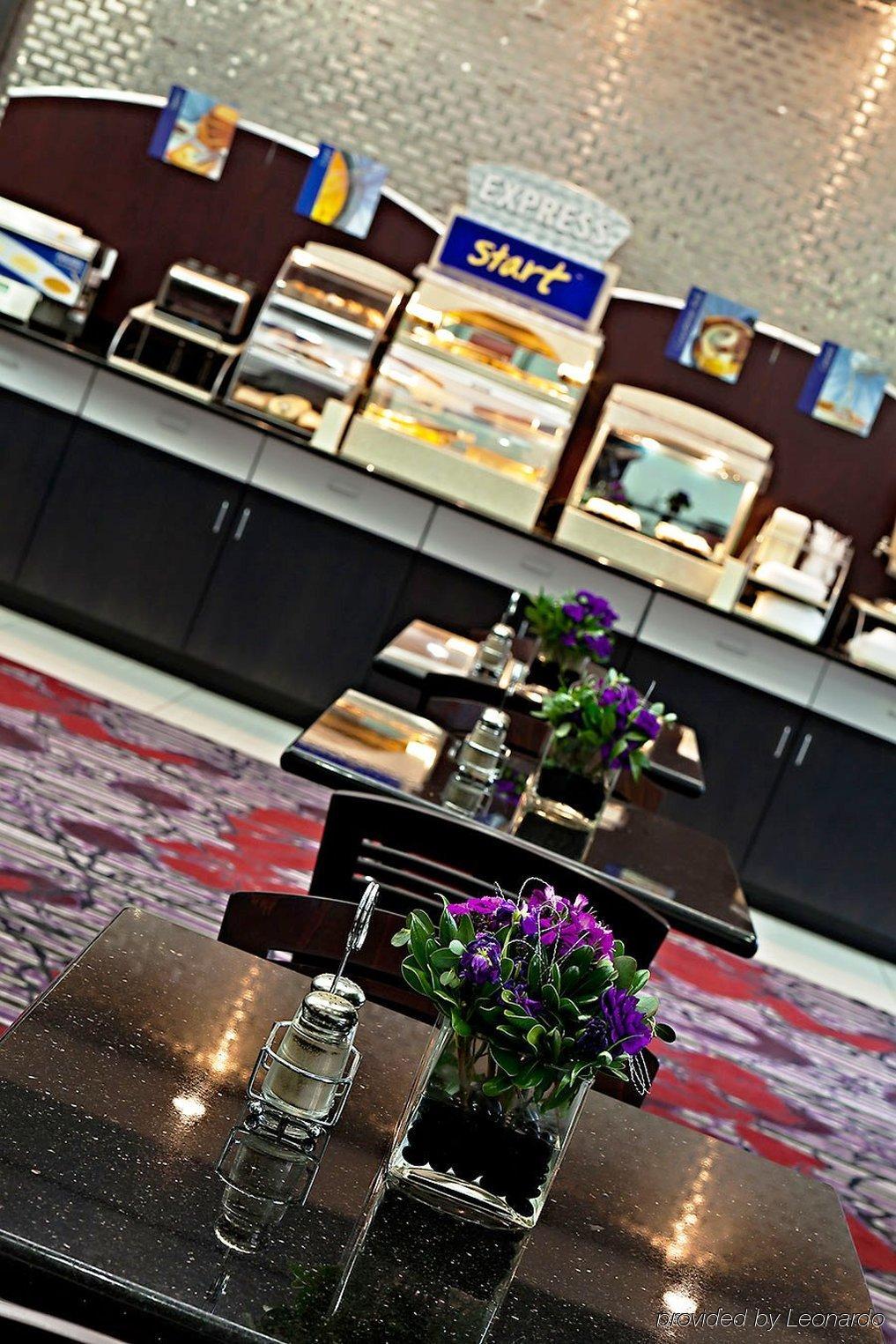 Express & - Polaris, An Ihg